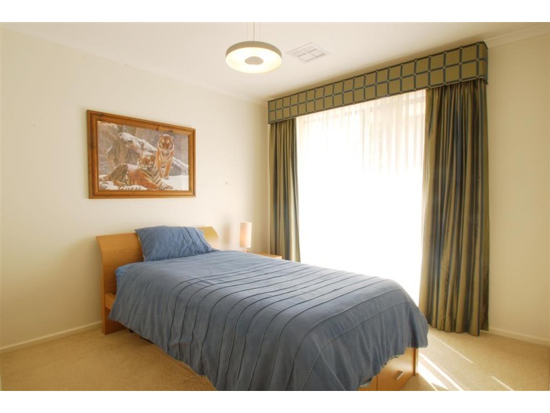 20 St Vincent Cct (off Islington Drive), Sheidow Park SA 5158
