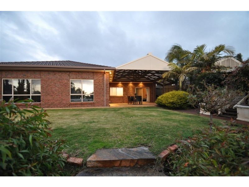 6 Headland Cres, Woodcroft SA 5162
