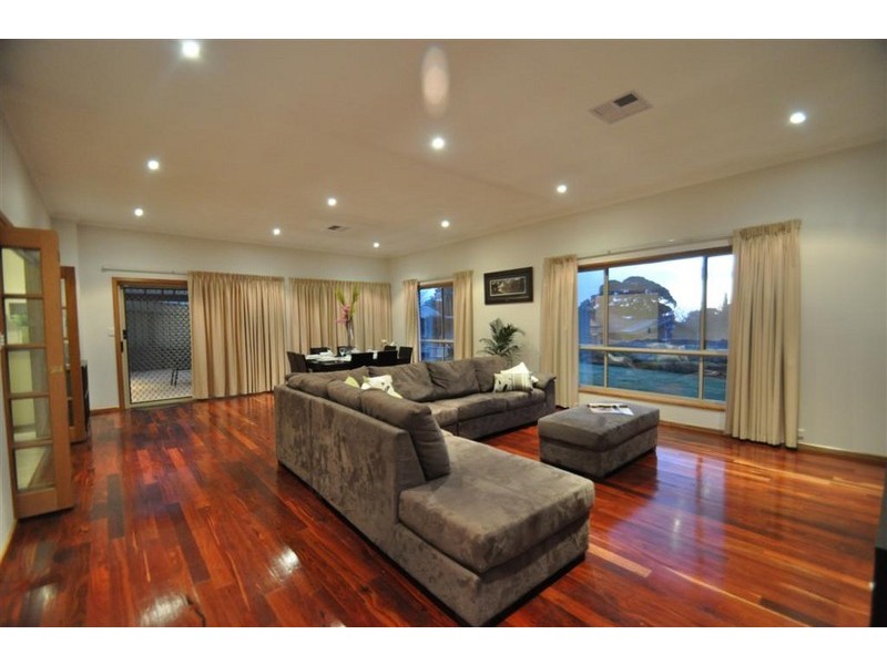 6 Headland Cres, Woodcroft SA 5162
