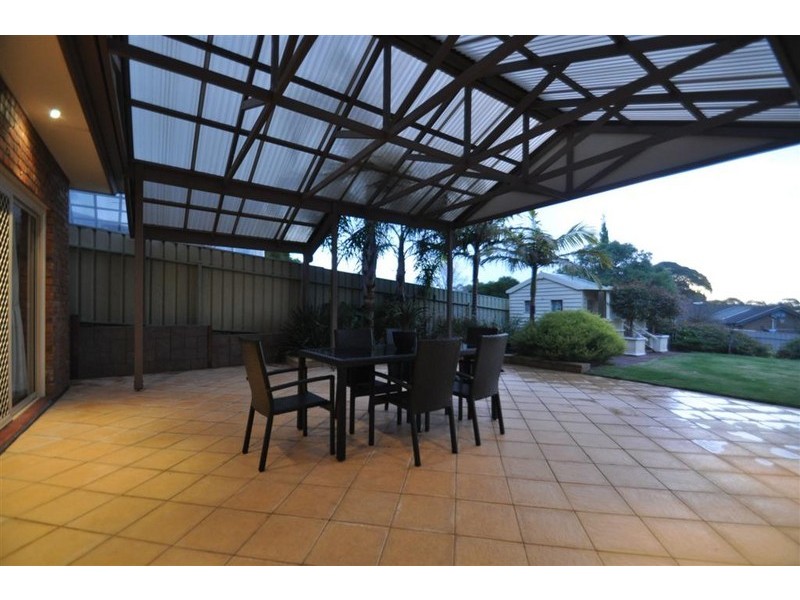6 Headland Cres, Woodcroft SA 5162