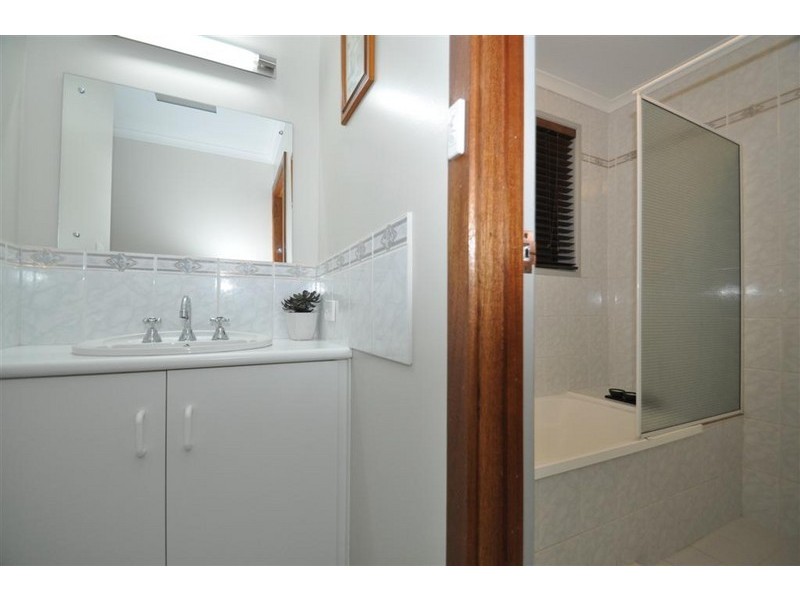 6 Headland Cres, Woodcroft SA 5162