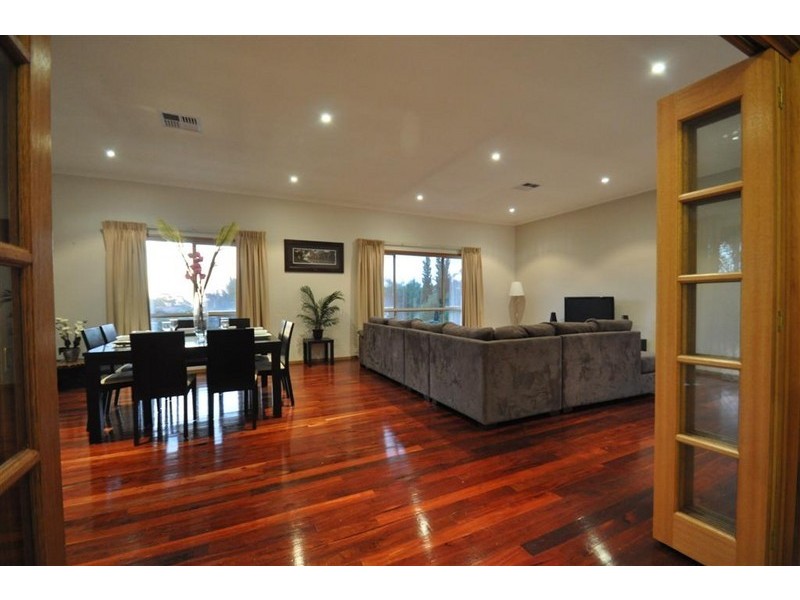 6 Headland Cres, Woodcroft SA 5162