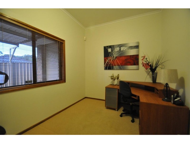 6 Headland Cres, Woodcroft SA 5162