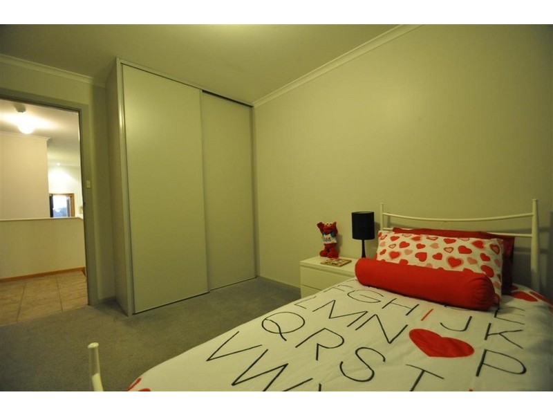 6 Headland Cres, Woodcroft SA 5162