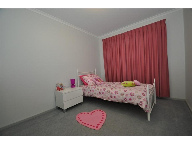 6 Headland Cres, Woodcroft SA 5162