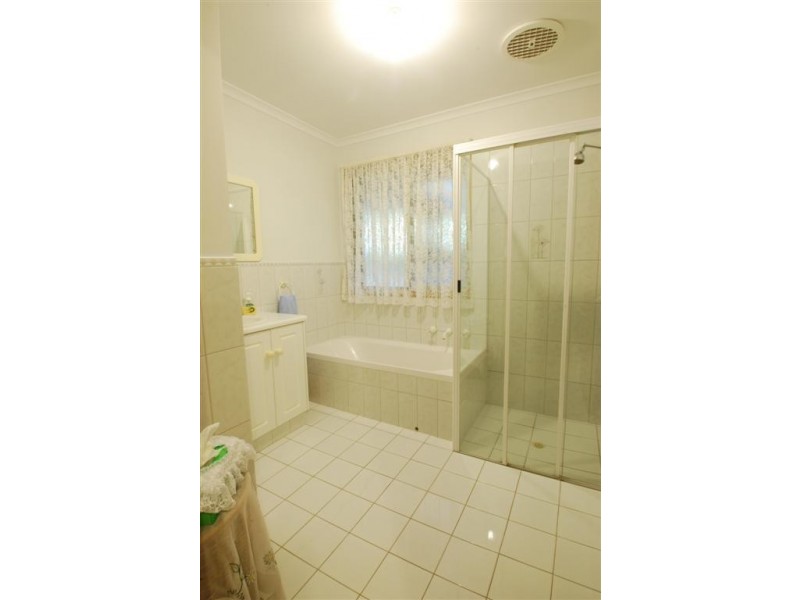 10 Leonard Crt, Mclaren Vale SA 5171