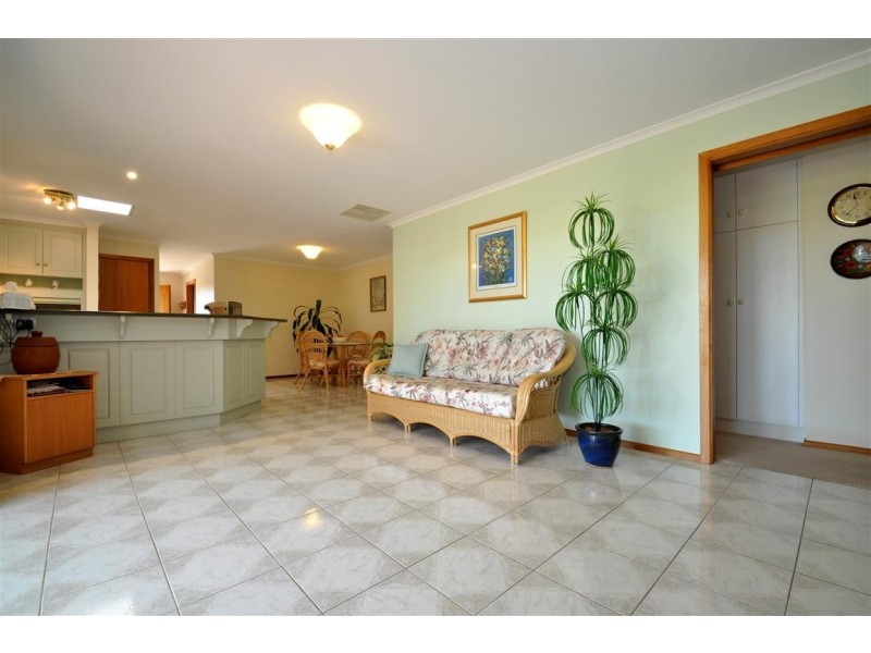 10 Leonard Crt, Mclaren Vale SA 5171