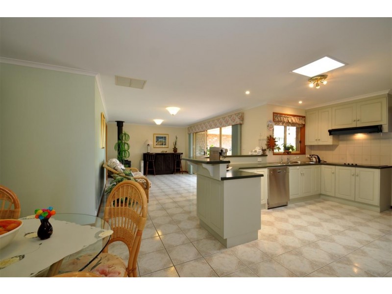 10 Leonard Crt, Mclaren Vale SA 5171