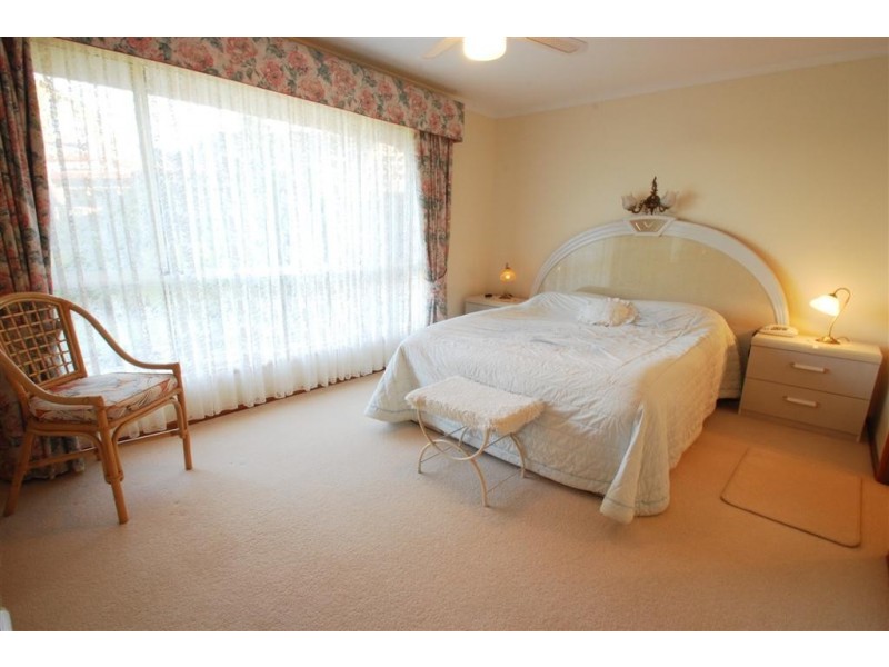 10 Leonard Crt, Mclaren Vale SA 5171