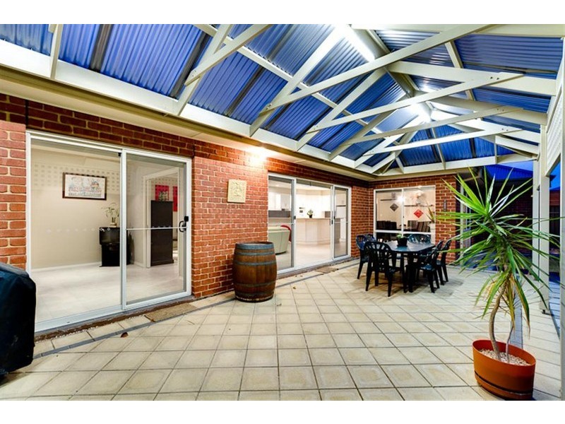 1 Longleaf Court, Flagstaff Hill SA 5159