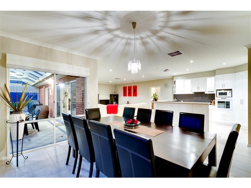 1 Longleaf Court, Flagstaff Hill SA 5159