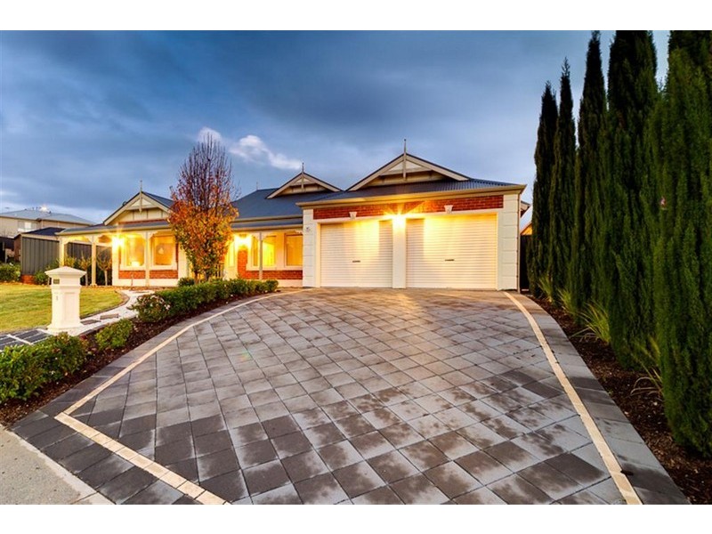 1 Longleaf Court, Flagstaff Hill SA 5159