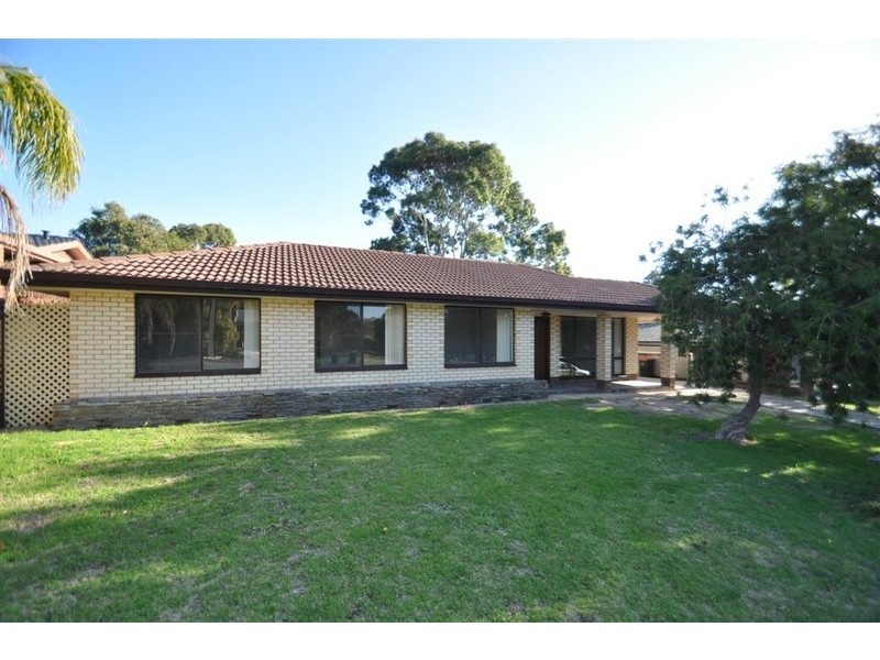 No. 7 Calomba Crs, Happy Valley SA 5159