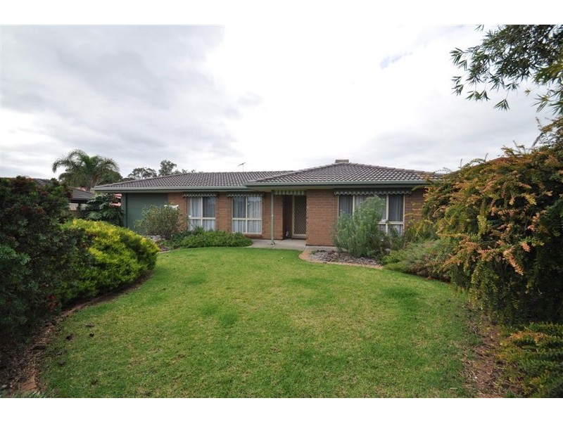 17 Bordeaux Drive, Woodcroft SA 5162