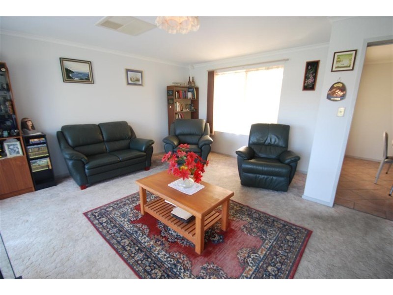 17 Bordeaux Drive, Woodcroft SA 5162