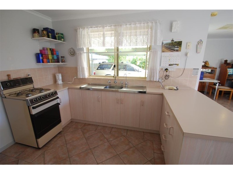17 Bordeaux Drive, Woodcroft SA 5162