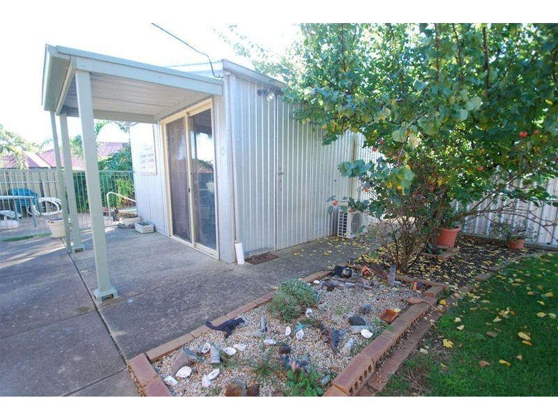 17 Bordeaux Drive, Woodcroft SA 5162