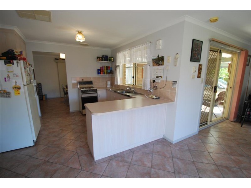 17 Bordeaux Drive, Woodcroft SA 5162