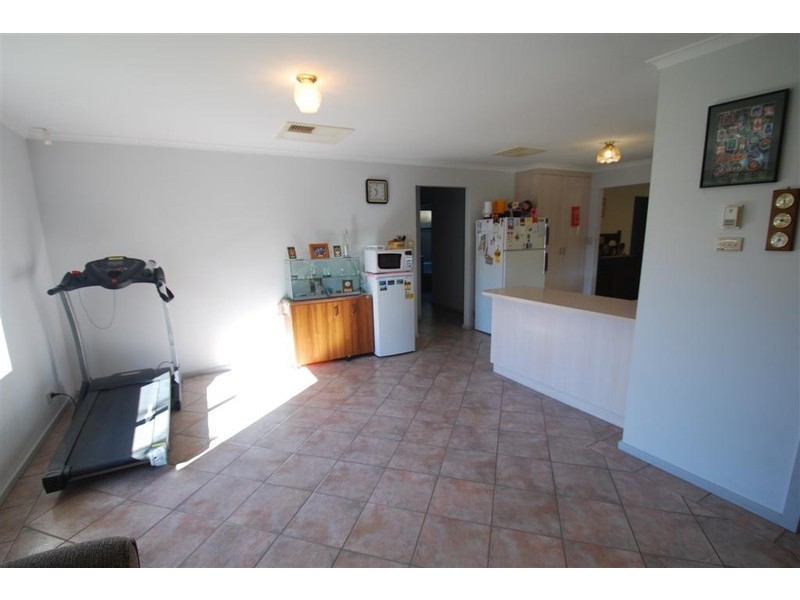 17 Bordeaux Drive, Woodcroft SA 5162