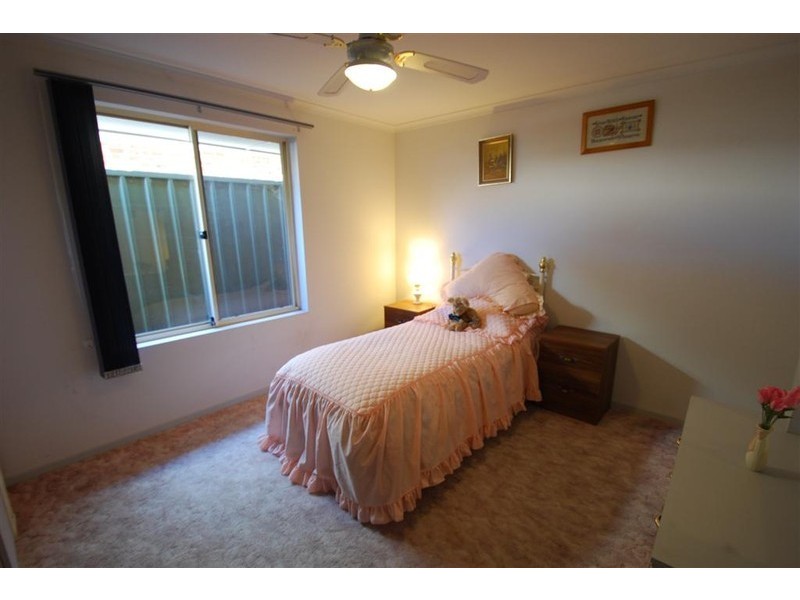 17 Bordeaux Drive, Woodcroft SA 5162