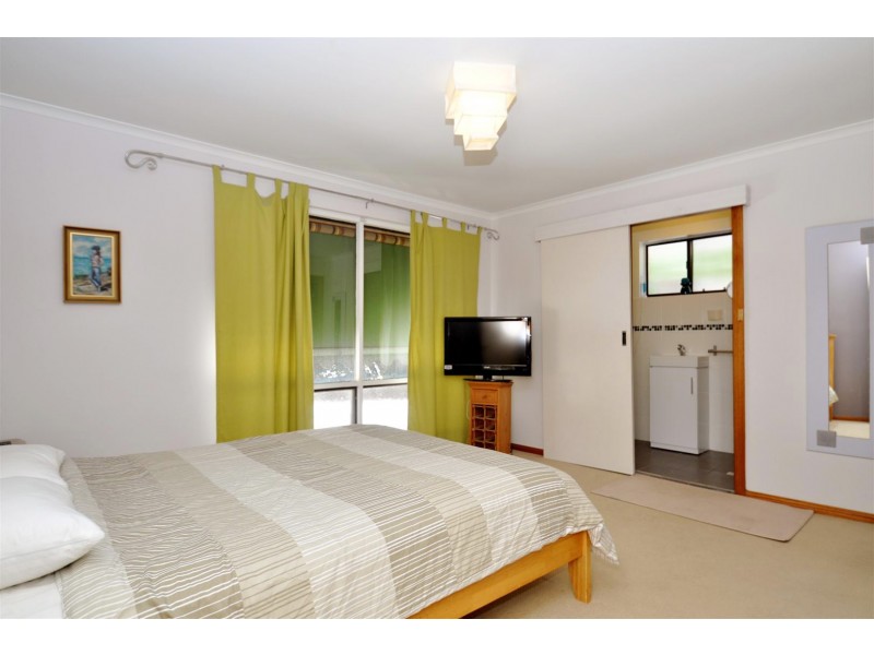 36 Jade Crescent, Happy Valley SA 5159