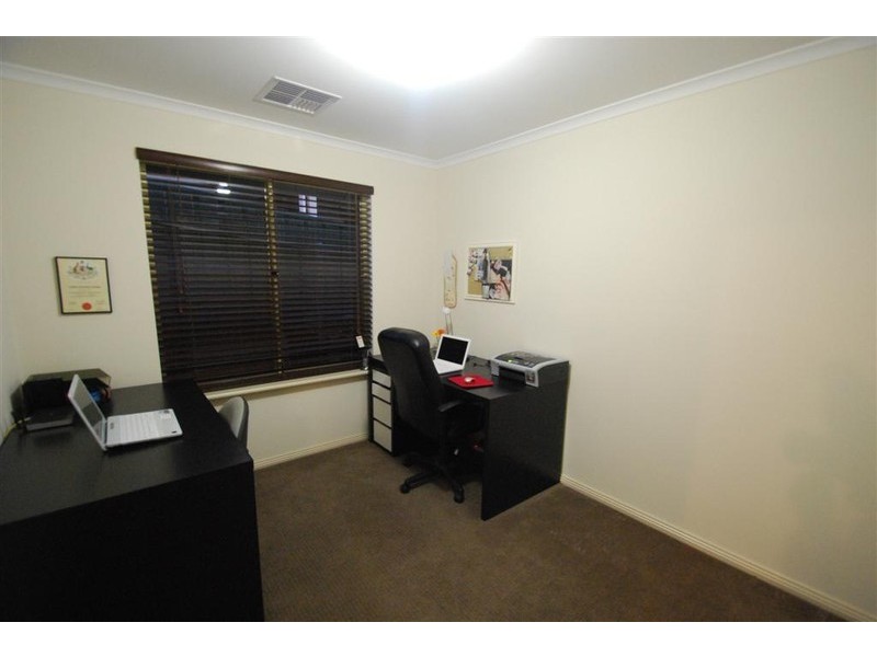 11 Ambrosini Court, Woodcroft SA 5162