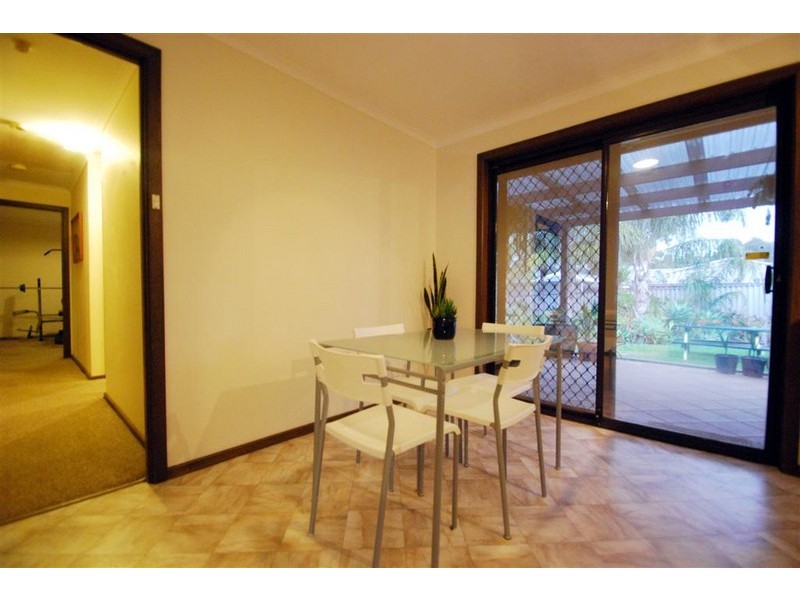 4 Southbound Avenue, Aberfoyle Park SA 5159