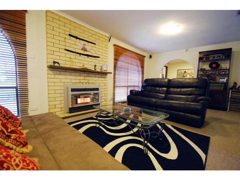 4 Southbound Avenue, Aberfoyle Park SA 5159