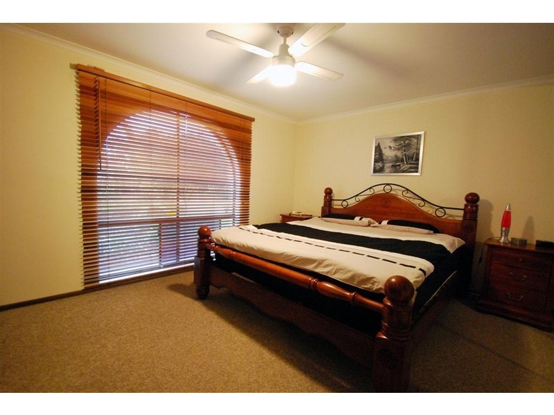 4 Southbound Avenue, Aberfoyle Park SA 5159