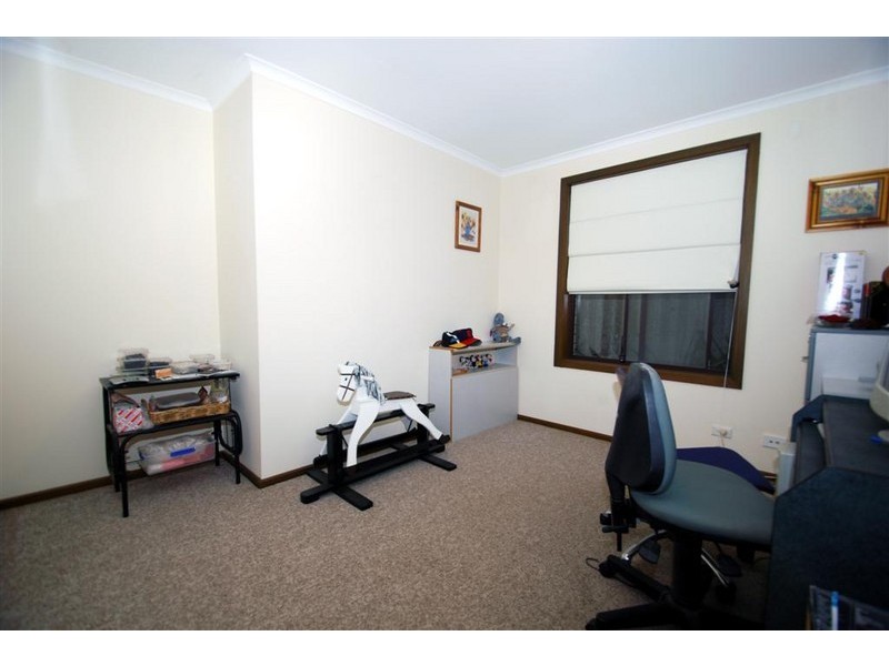 4 Southbound Avenue, Aberfoyle Park SA 5159