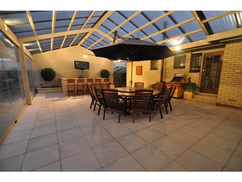 16 Alta Avenue, Happy Valley SA 5159