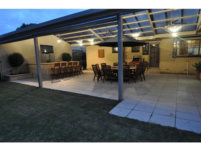 16 Alta Avenue, Happy Valley SA 5159