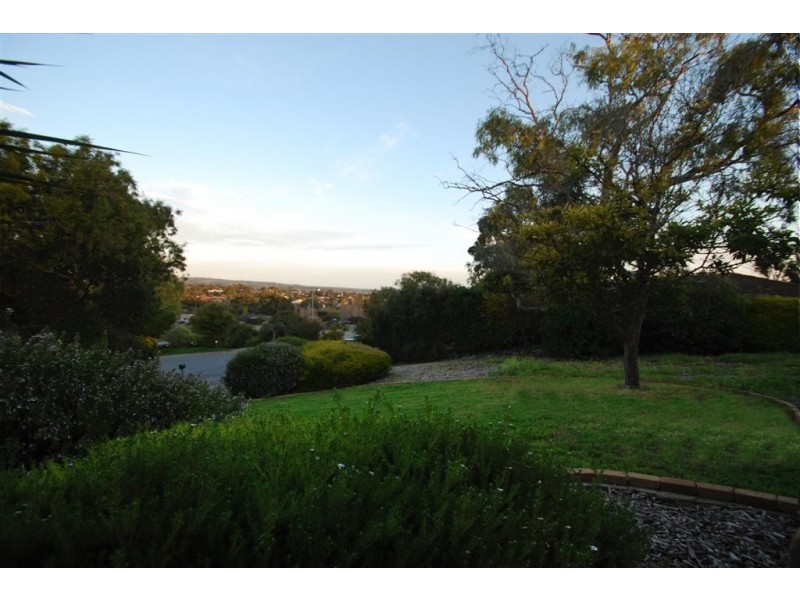 8 Mark Court, O’halloran Hill SA 5158