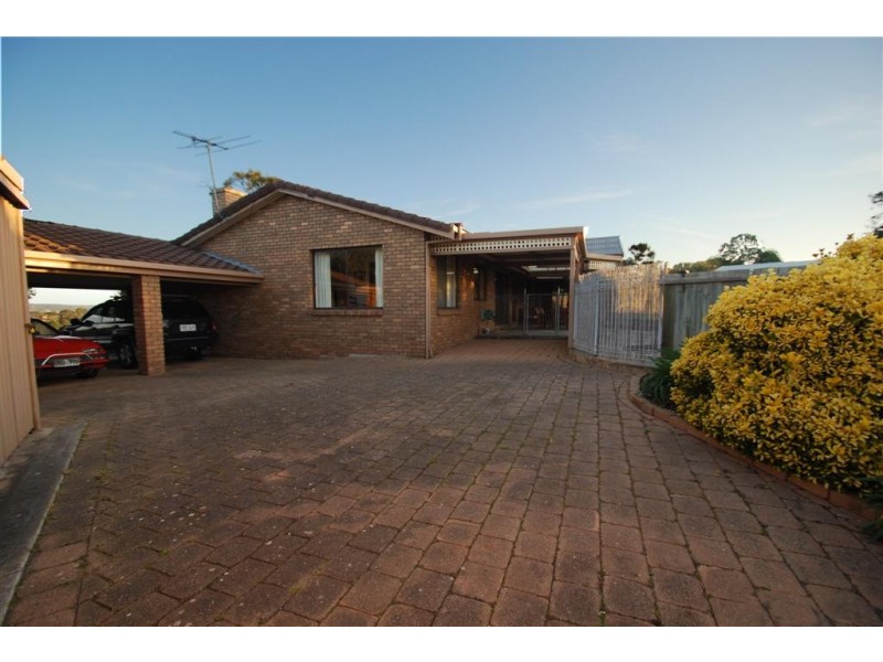 8 Mark Court, O’halloran Hill SA 5158