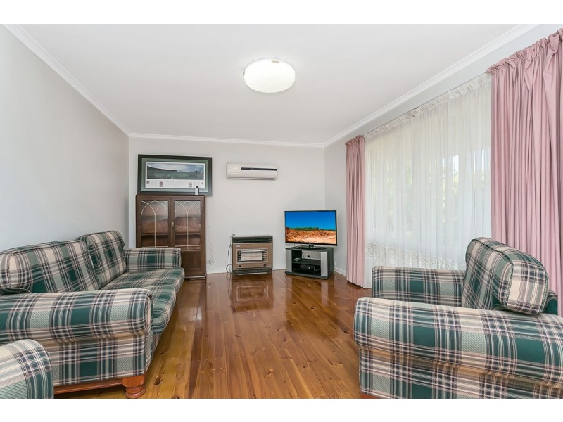 8 Kelly Ave, O’halloran Hill SA 5158