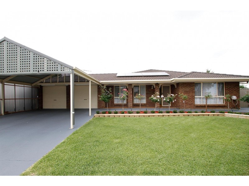 8 Traeger Court, Woodcroft SA 5162