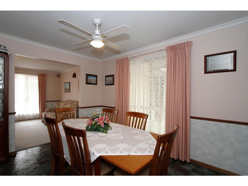 8 Traeger Court, Woodcroft SA 5162