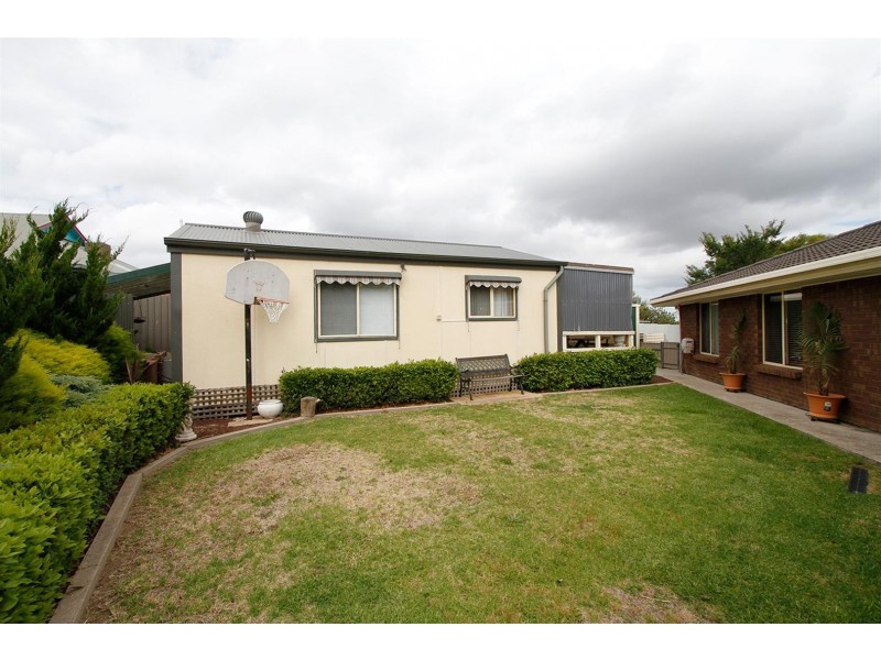 8 Traeger Court, Woodcroft SA 5162