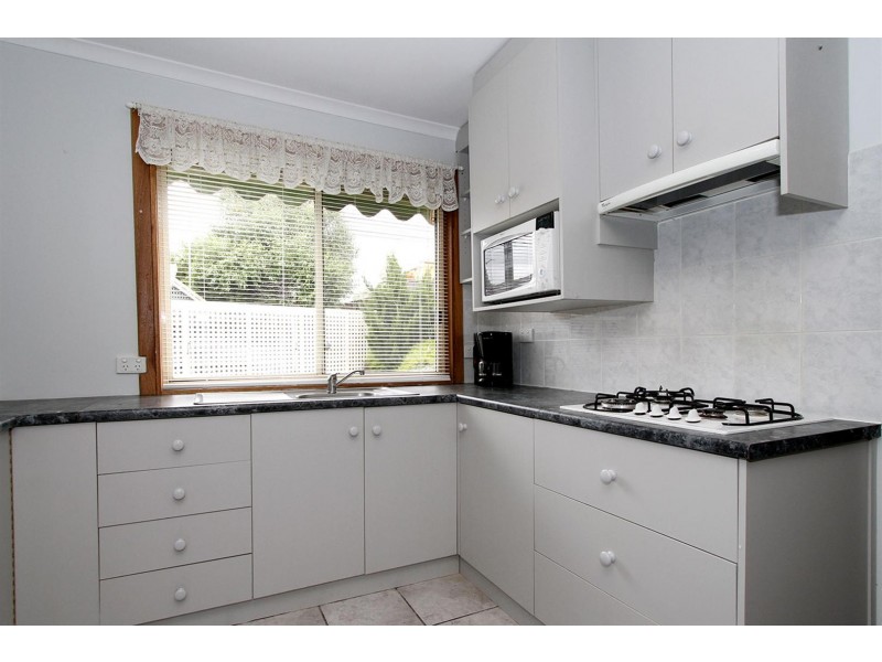 8 Traeger Court, Woodcroft SA 5162