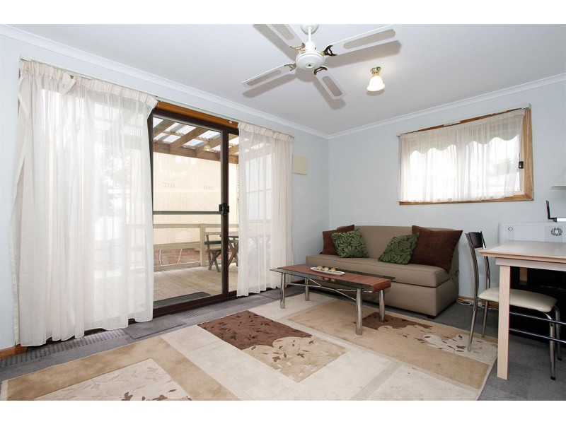 8 Traeger Court, Woodcroft SA 5162