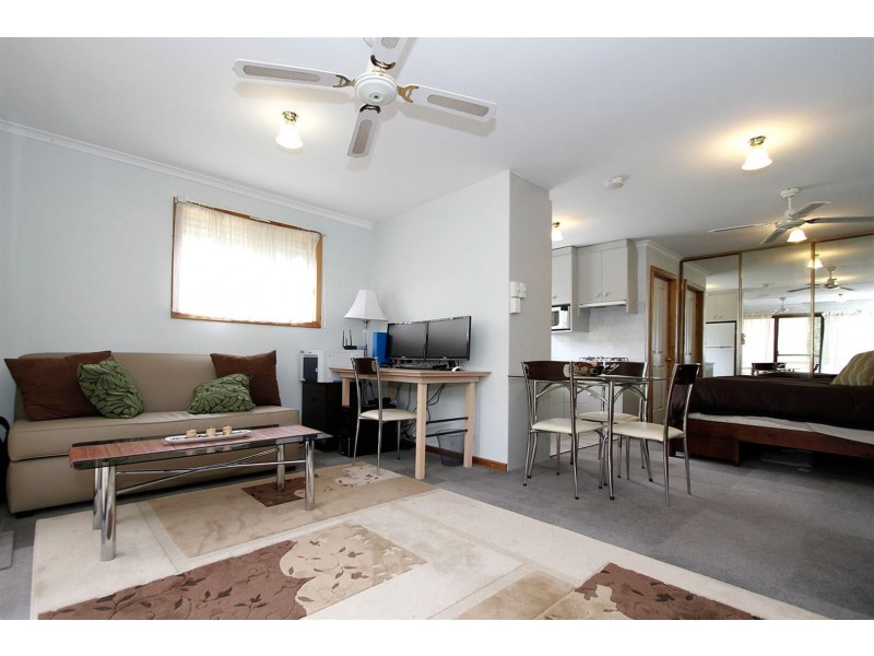 8 Traeger Court, Woodcroft SA 5162