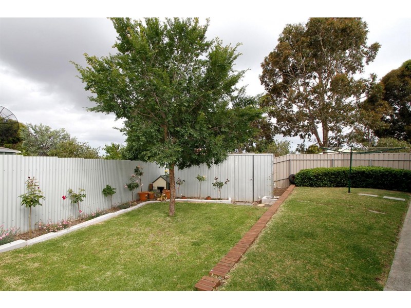 8 Traeger Court, Woodcroft SA 5162