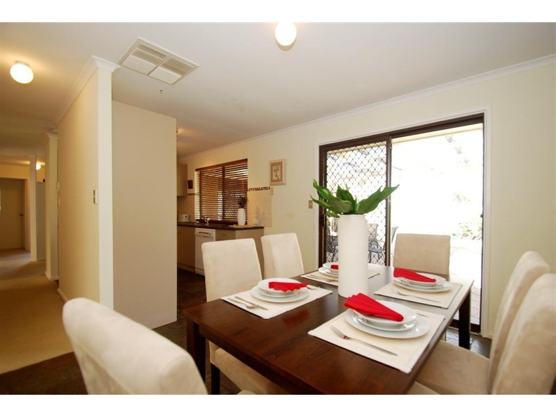 4 Scullin Crescent, Trott Park SA 5158