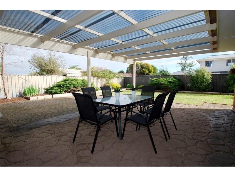 4 Scullin Crescent, Trott Park SA 5158