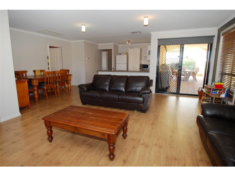 13 Blue Bay Avenue, Aldinga Beach SA 5173