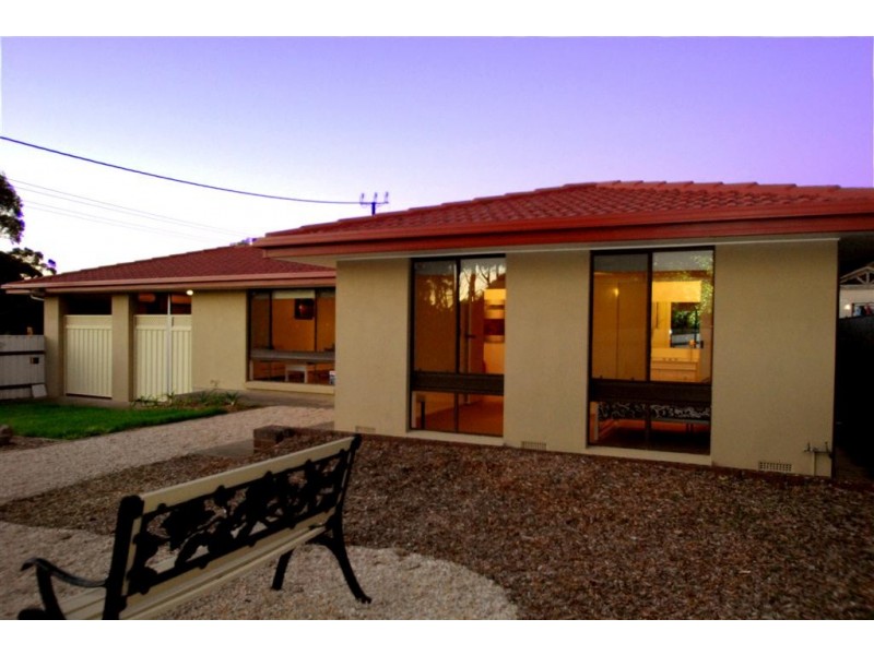 8 William Court, Happy Valley SA 5159