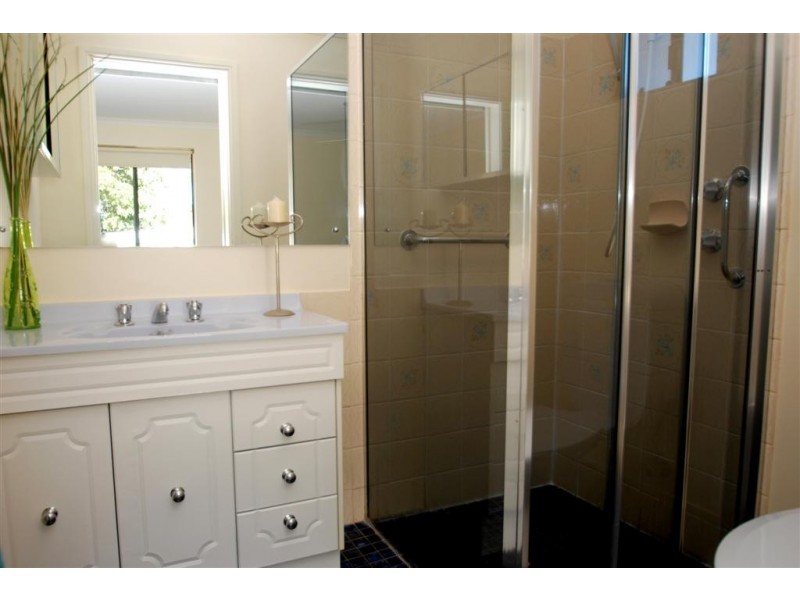 8 William Court, Happy Valley SA 5159