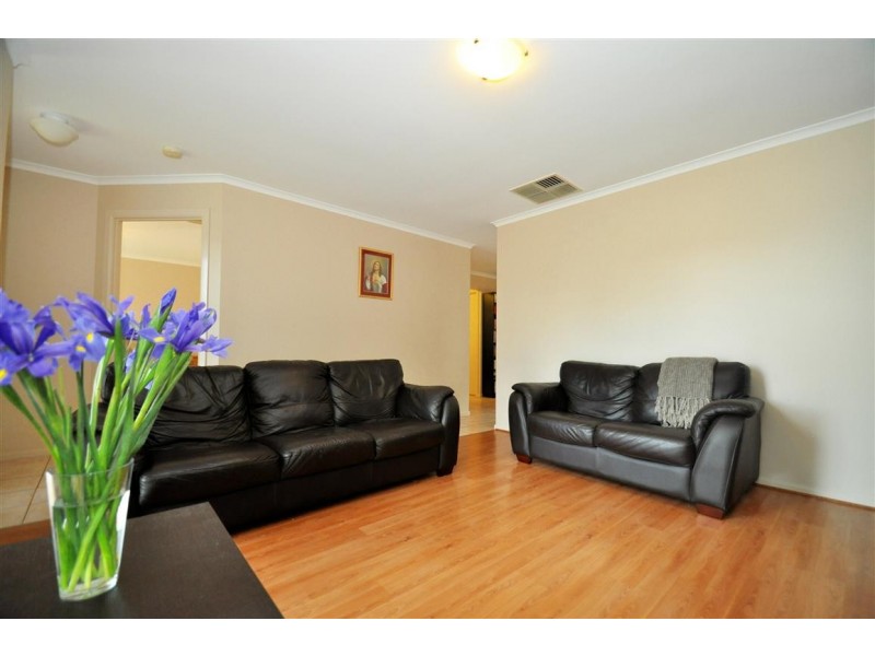 7 Perin Avenue, Woodcroft SA 5162