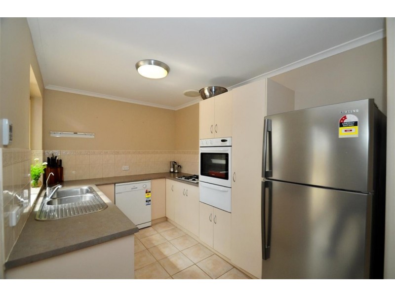 7 Perin Avenue, Woodcroft SA 5162