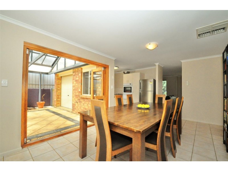 7 Perin Avenue, Woodcroft SA 5162